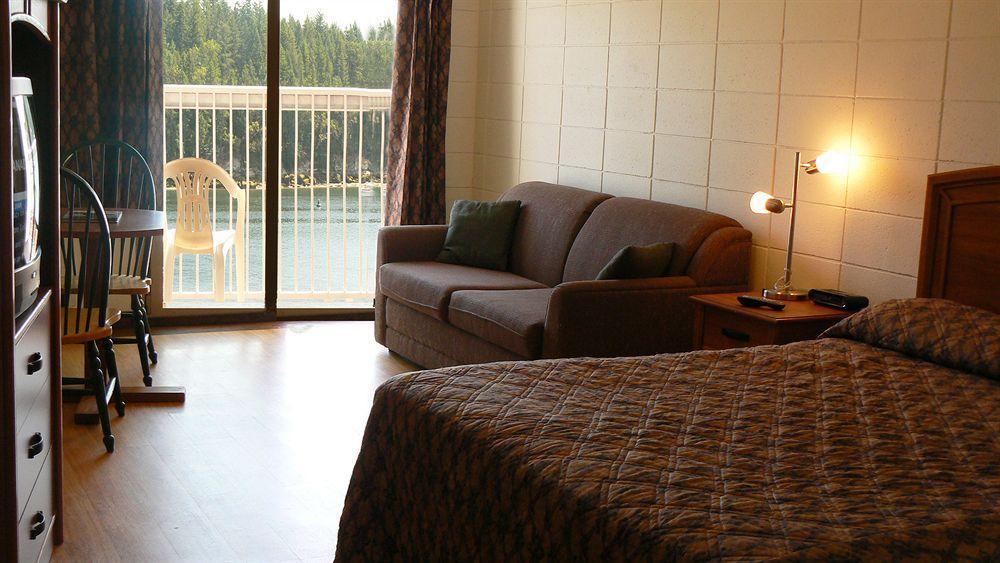 The Waterfront Suites And Marina Nanaimo Bagian luar foto