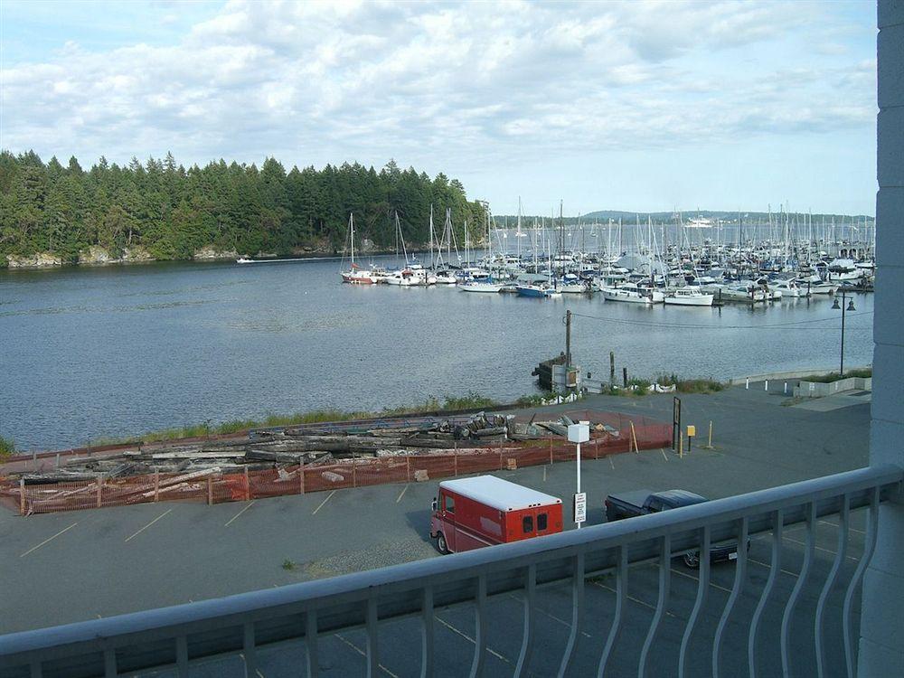 The Waterfront Suites And Marina Nanaimo Bagian luar foto