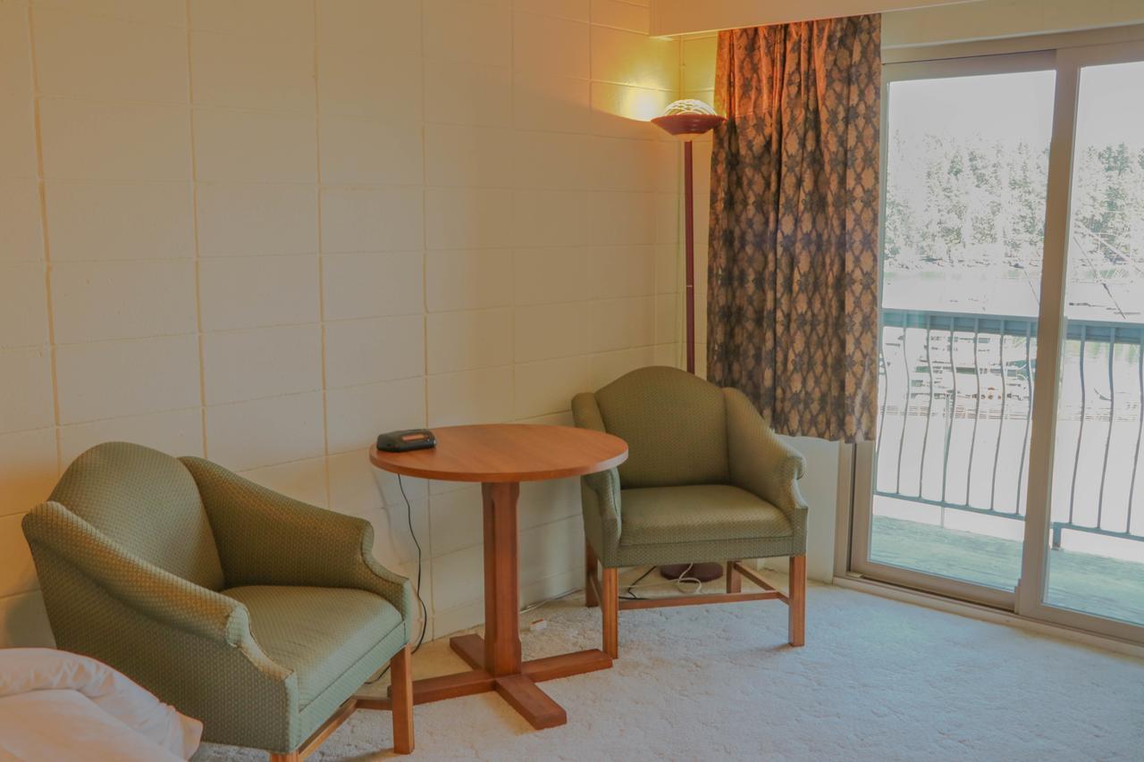 The Waterfront Suites And Marina Nanaimo Bagian luar foto