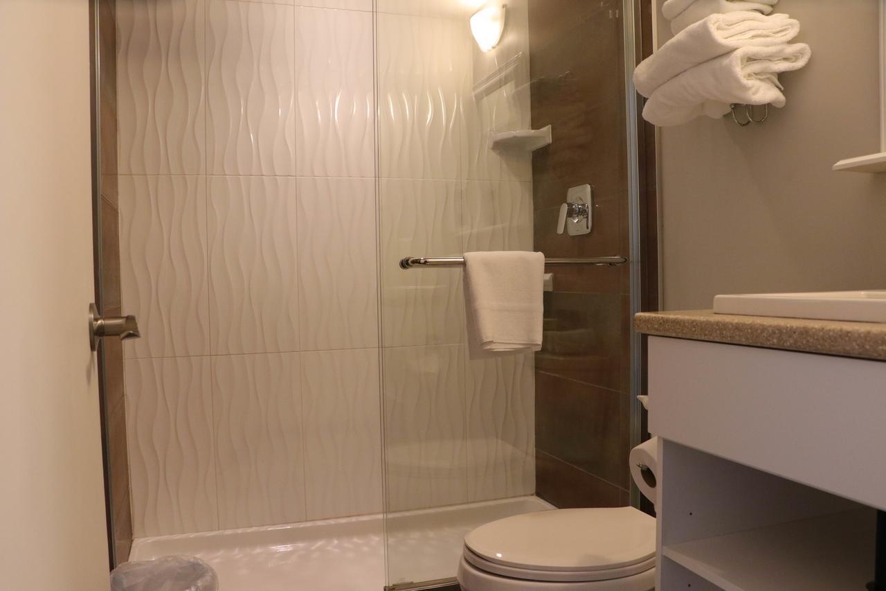 The Waterfront Suites And Marina Nanaimo Bagian luar foto