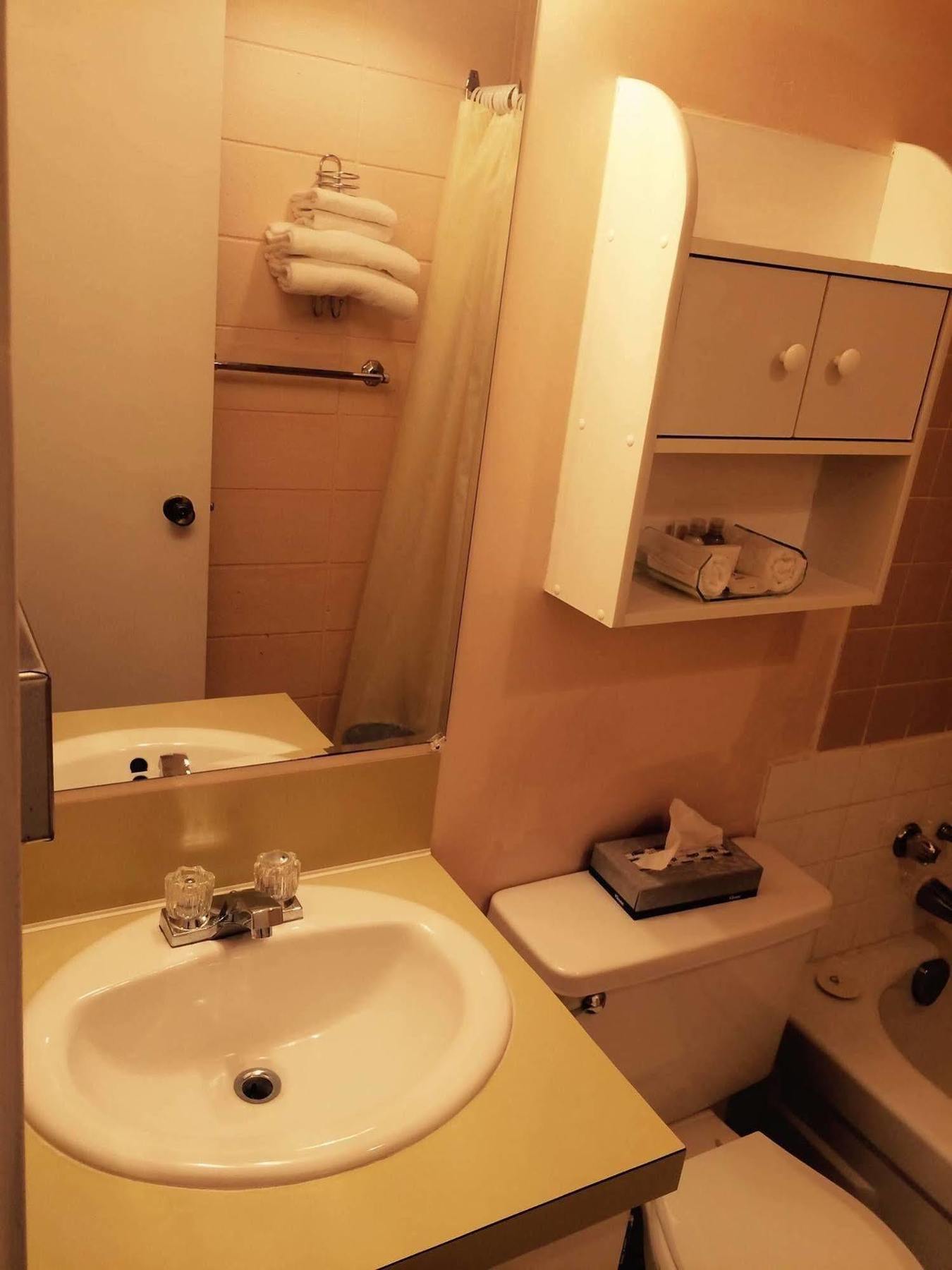 The Waterfront Suites And Marina Nanaimo Bagian luar foto